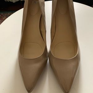 Calvin Klein nude pumps size 13